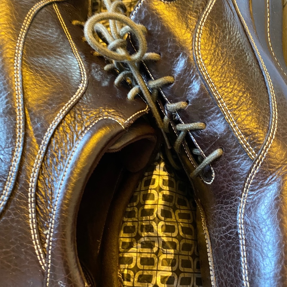 Shoes - Picture 5 of 7